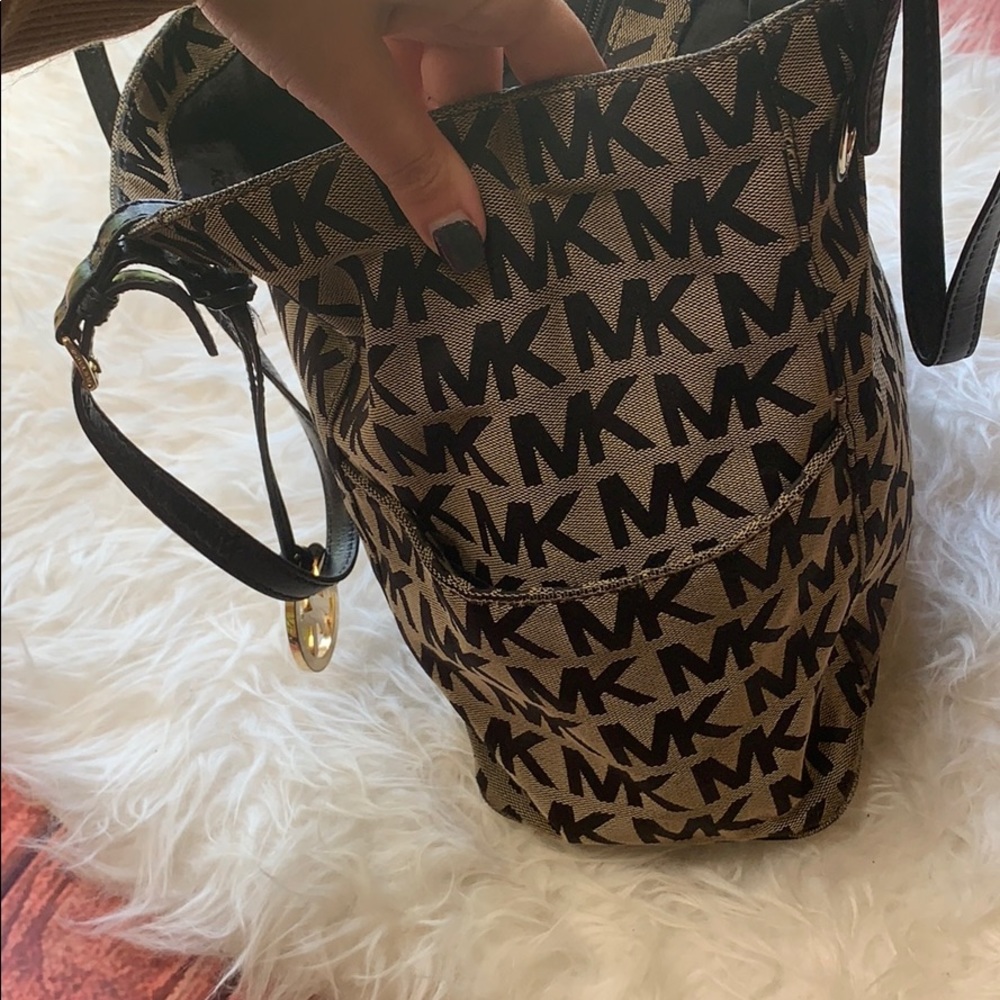 Michael Kors Logo Tote Shoulder Bag Purse - Picture 4 of 8